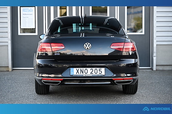 Volkswagen Passat 4 of 21