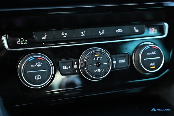 Volkswagen Passat 11 of 21
