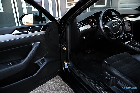 Volkswagen Passat 7 of 21