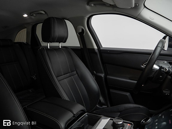 Land Rover Range Rover Velar 26 of 30