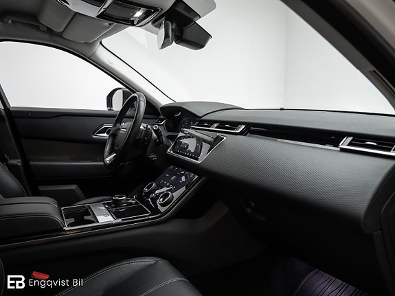 Land Rover Range Rover Velar 28 of 30