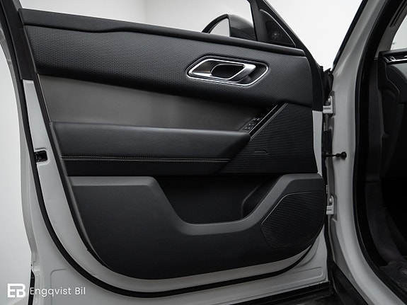 Land Rover Range Rover Velar 19 of 30