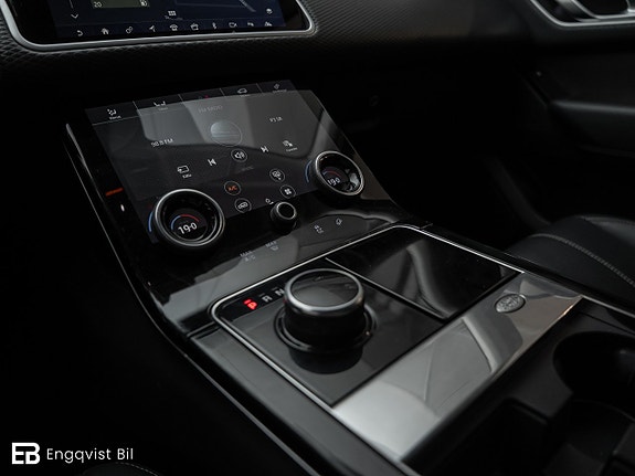 Land Rover Range Rover Velar 17 of 30