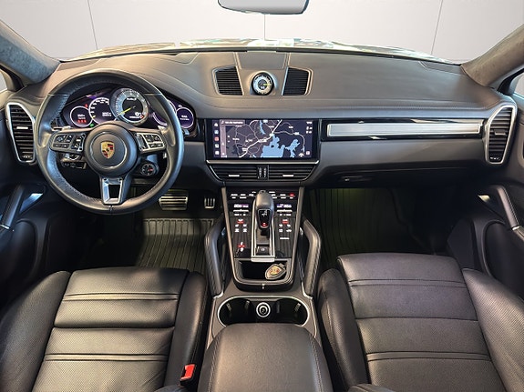 Porsche Cayenne Turbo S 20 of 29