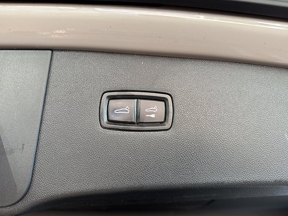 Porsche Cayenne Turbo S 23 of 29