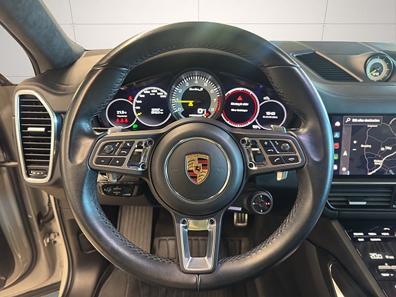 Porsche Cayenne Turbo S 12 of 29