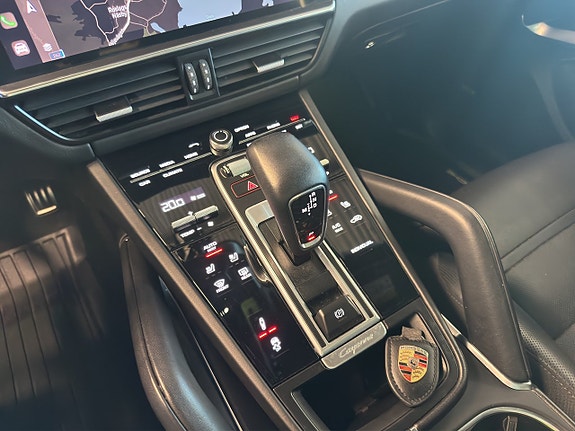 Porsche Cayenne Turbo S 15 of 29