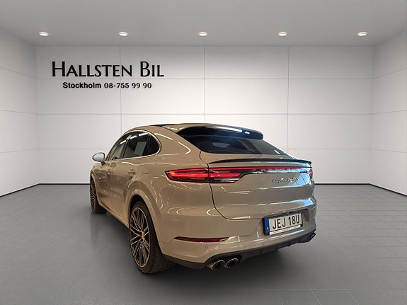 Porsche Cayenne Turbo S 3 of 29