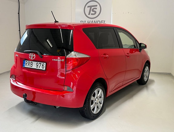 Toyota Verso-S 3 of 9