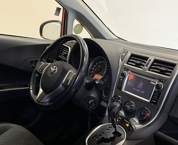 Toyota Verso-S 8 of 9