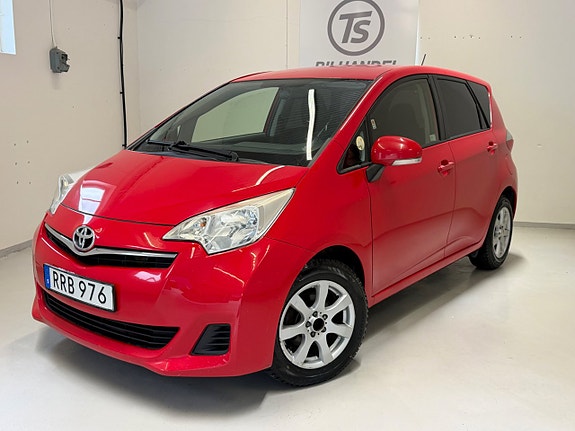 Toyota Verso-S 2 of 9