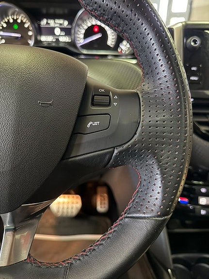 Peugeot 2008 21 of 27
