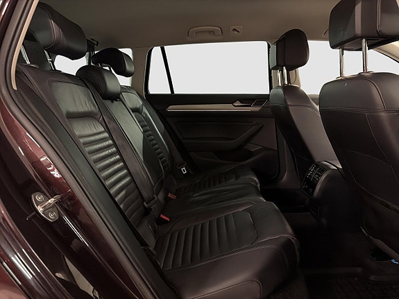 Volkswagen Passat 5 of 16