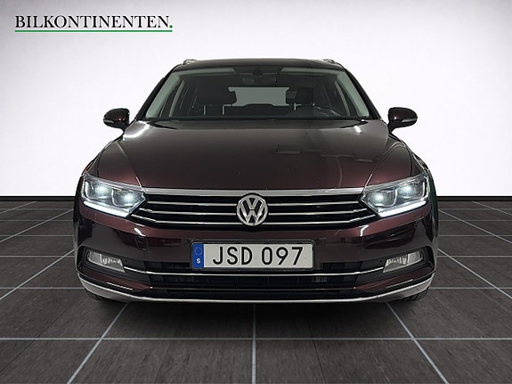 Volkswagen Passat 8 of 16