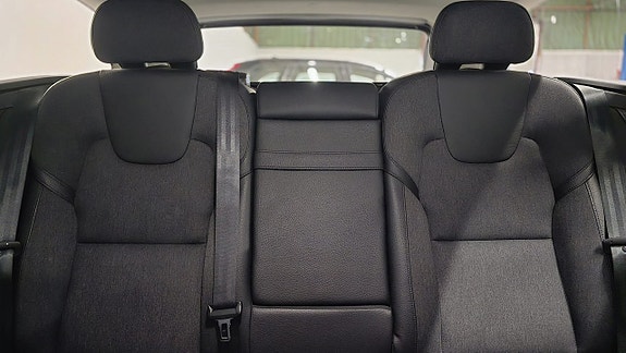 Volvo V90 Cross Country 13 of 30