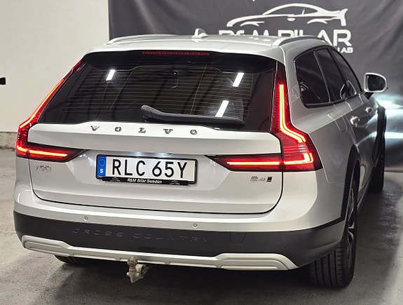 Volvo V90 Cross Country 8 of 30