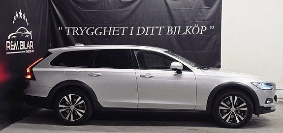 Volvo V90 Cross Country 4 of 30