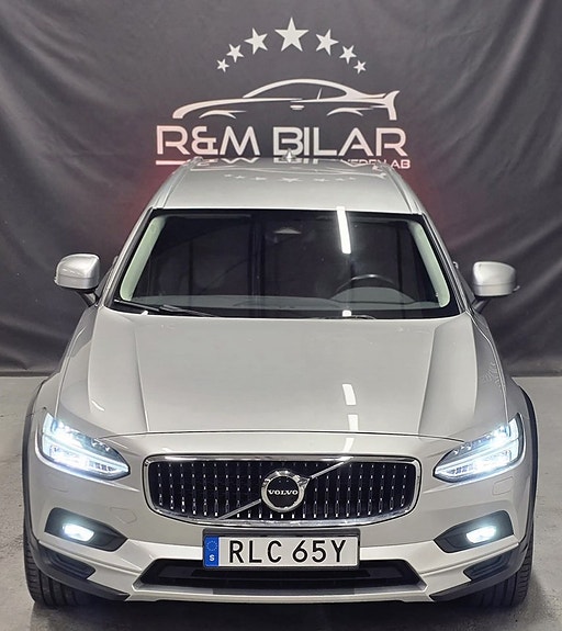 Volvo V90 Cross Country 2 of 30