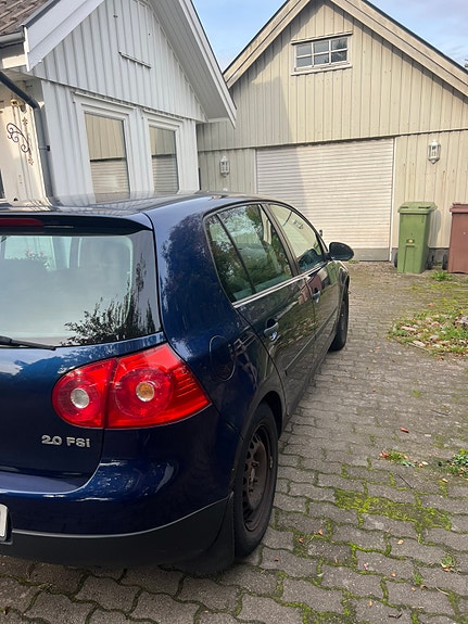 Volkswagen Golf V 3 of 9