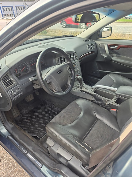Volvo XC70 6 of 8