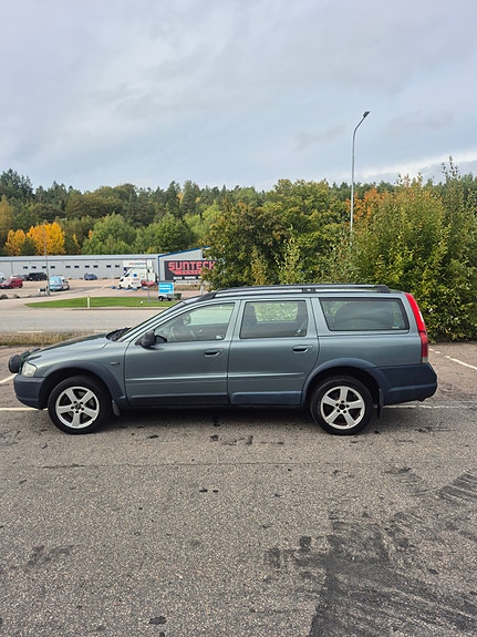 Volvo XC70 3 of 8