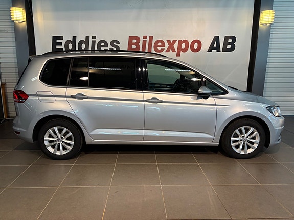 Volkswagen Touran 3 of 13