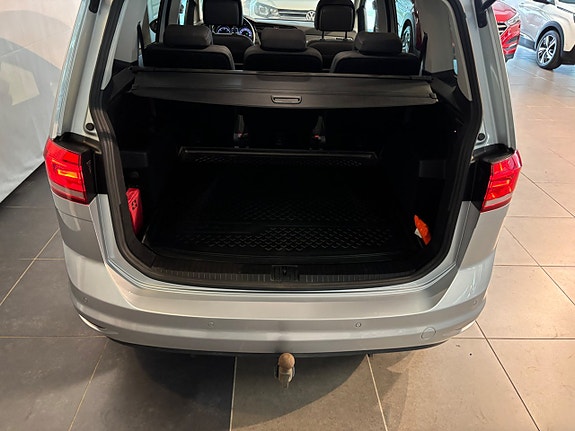 Volkswagen Touran 13 of 13