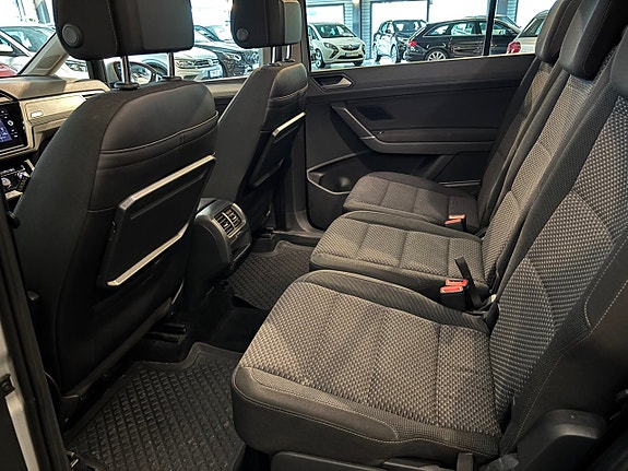Volkswagen Touran 12 of 13