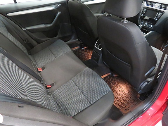 Skoda Octavia 6 of 12