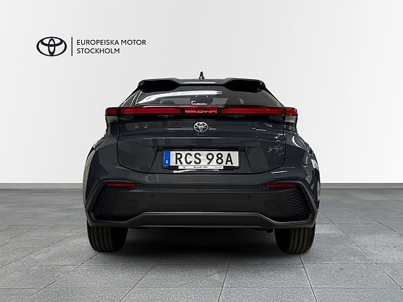 Toyota C-HR 4 of 16