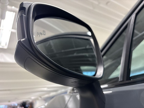 Toyota C-HR 13 of 16