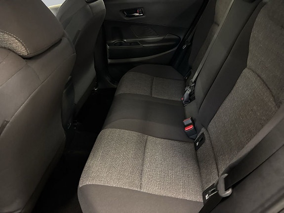 Toyota C-HR 7 of 16