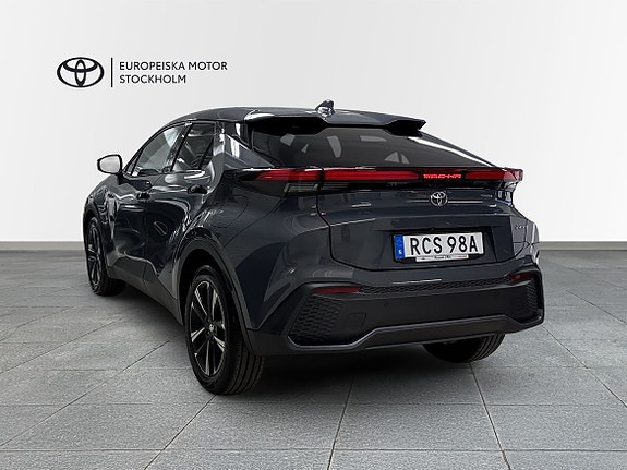 Toyota C-HR 2 of 16