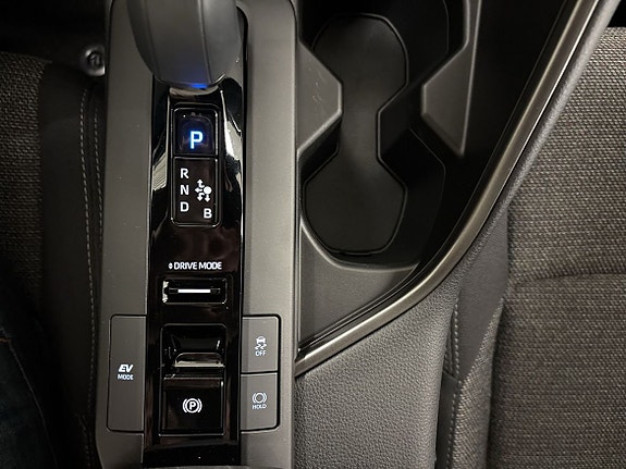 Toyota C-HR 16 of 16