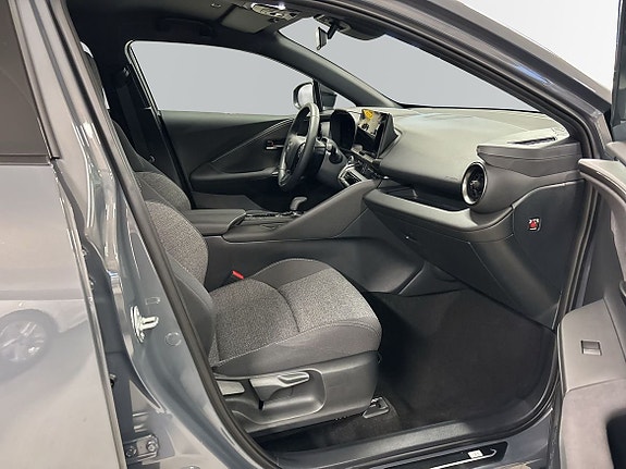 Toyota C-HR 6 of 16