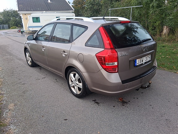 Kia Ceed 4 of 6