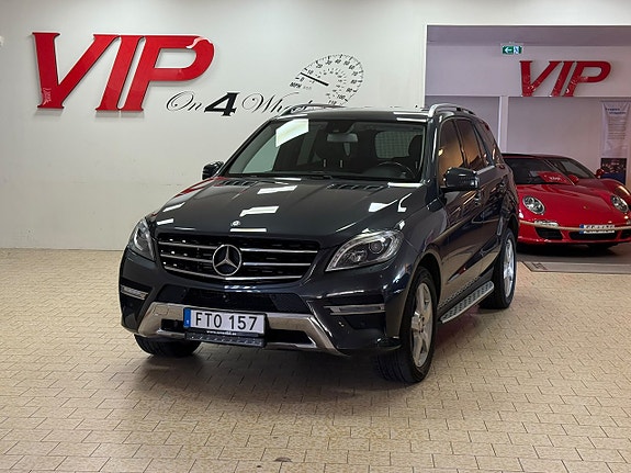 Mercedes-Benz ML350 3 of 26