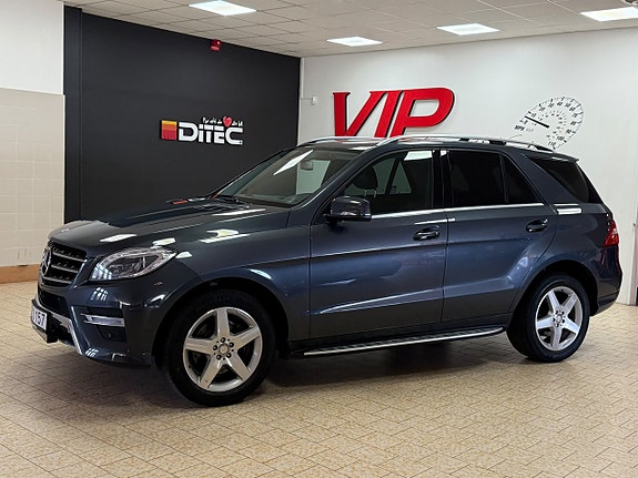 Mercedes-Benz ML350 2 of 26