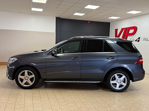 Mercedes-Benz ML350 4 of 26
