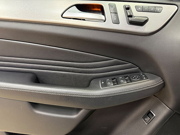 Mercedes-Benz ML350 26 of 26