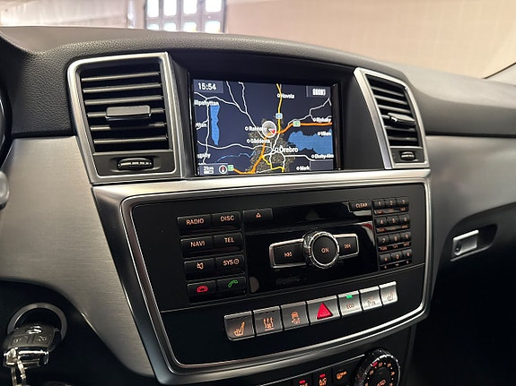 Mercedes-Benz ML350 24 of 26