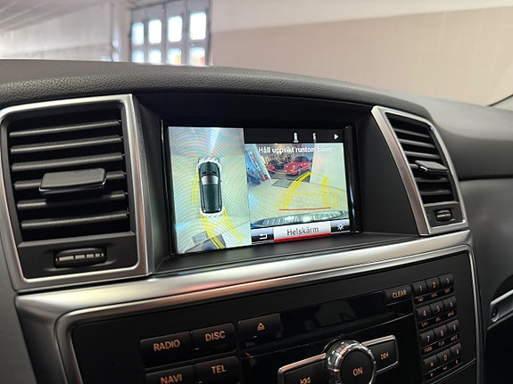 Mercedes-Benz ML350 25 of 26