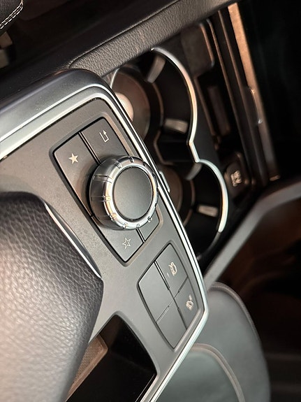 Mercedes-Benz ML350 21 of 26