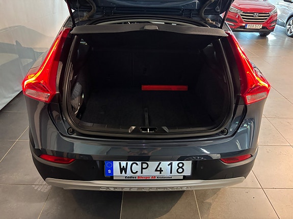 Volvo V40 Cross Country 12 of 12