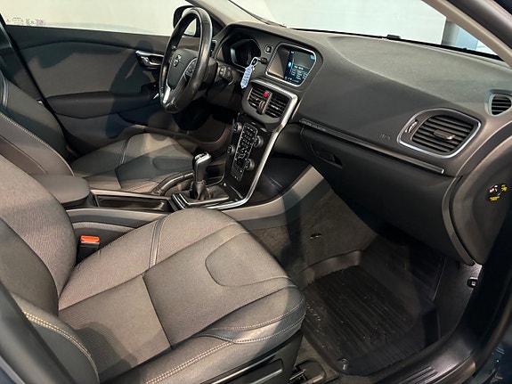 Volvo V40 Cross Country 9 of 12