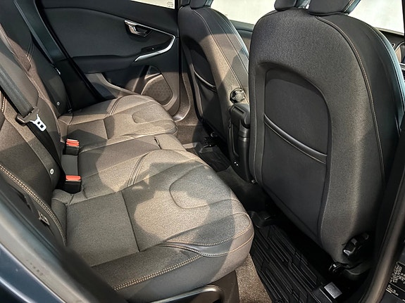Volvo V40 Cross Country 10 of 12