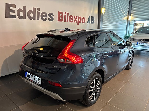 Volvo V40 Cross Country 4 of 12