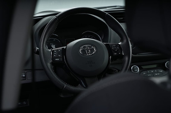 Toyota Yaris 17 of 22