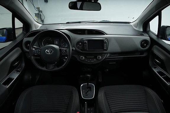 Toyota Yaris 18 of 22