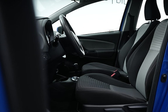 Toyota Yaris 13 of 22